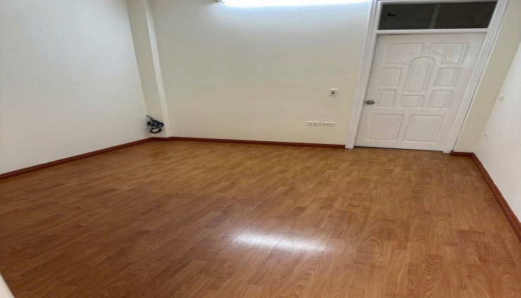 Cho thuê nhà ngõ ô tô kinh doanh 151 Dương Văn Bé, 5 tầng, 45m2, 6 ngủ, 16 Triệu